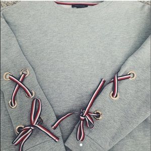 Tommy Hilfiger ribbon crewneck